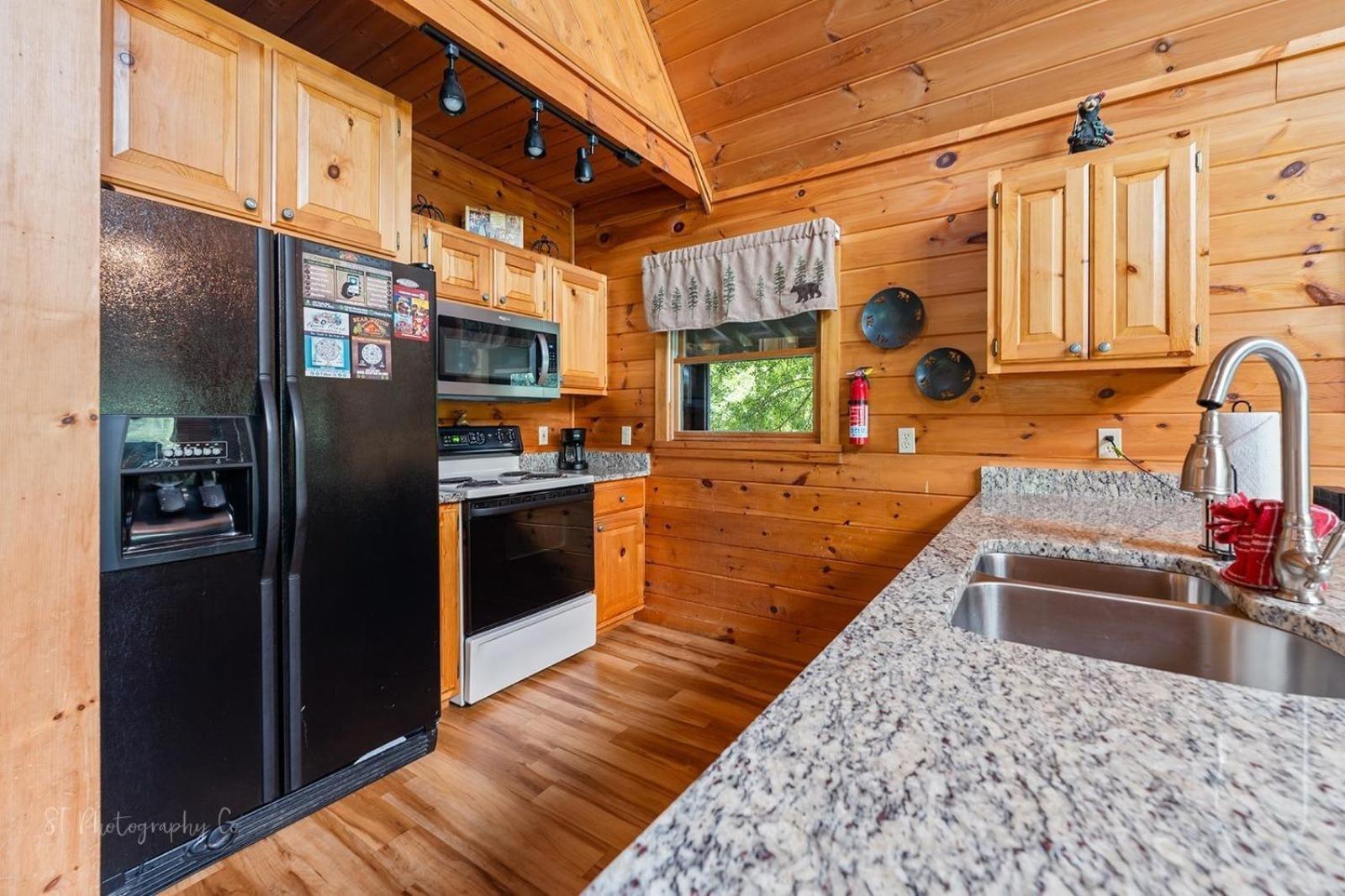 Hibernation Station Cabin Сев'єрвілл Екстер'єр фото