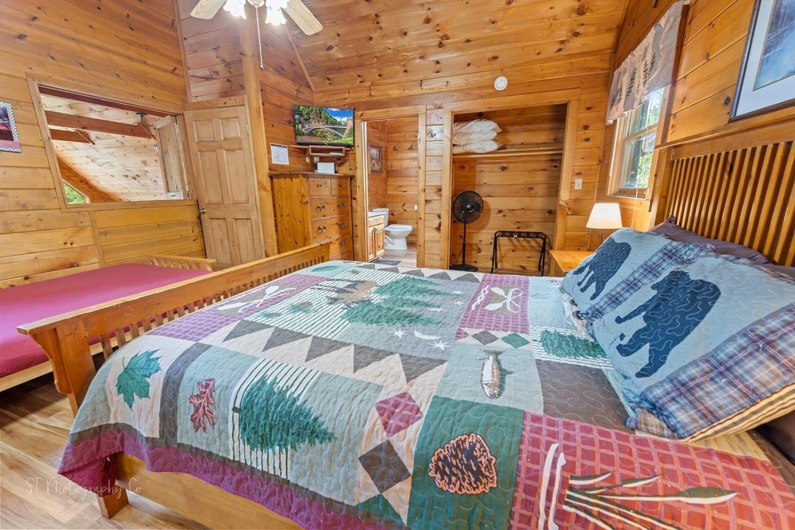 Hibernation Station Cabin Сев'єрвілл Екстер'єр фото